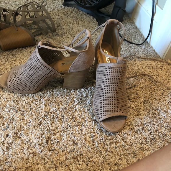 Wrap heels - Picture 2 of 2